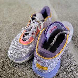 Lebron 20 size 12 basketball shoes,purple and lilac.